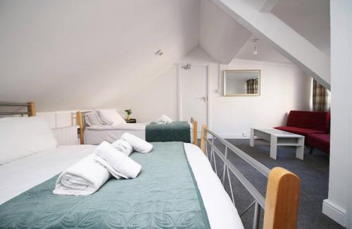 Castle Apartamento | 4 Bed Flat - Sleeps 4 - Parking - Wifi