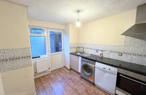 Sutton North Casa | 4-Bed House in South London