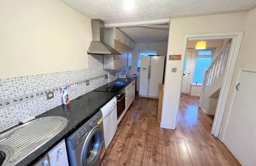 Sutton North Casa | 4-Bed House in South London
