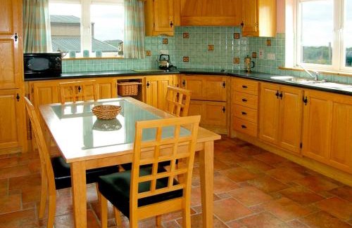 Aghabullogue Casa | 4 Bed in Aghabullogue oc-ii04284