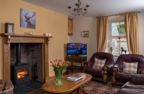 Defynnog Casa | 4 Bed in Brecon BN151