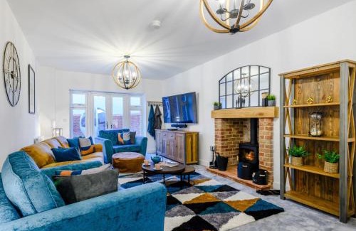 Holt Casa | 4 Bed in Holt 79034