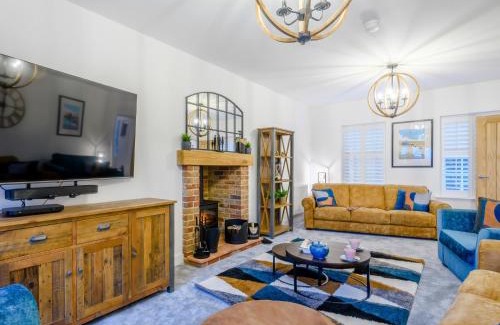 Holt Casa | 4 Bed in Holt 79034
