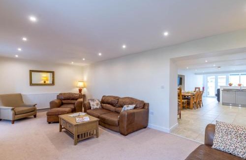 Langtoft Casa | 4 Bed in Langtoft 81235