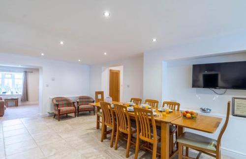 Langtoft Casa | 4 Bed in Langtoft 81235