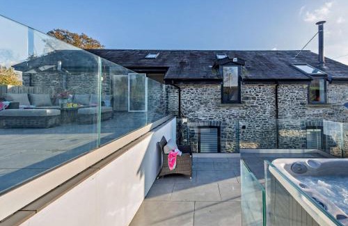 Llandovery Casa | 4 Bed in Llandovery 90307