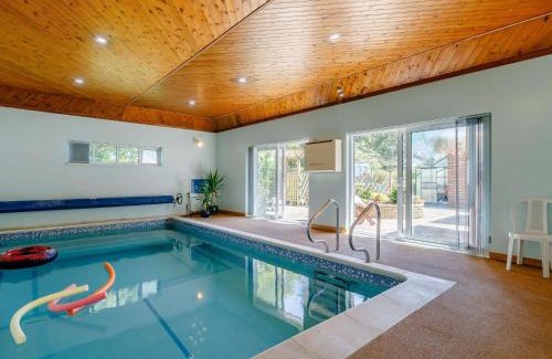Netley Casa | 4 Bed in Netley 82920