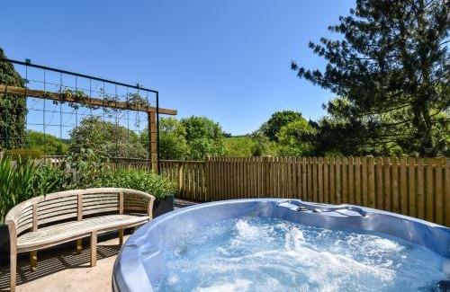 Newtown Casa | 4 Bed in Newtown 48641