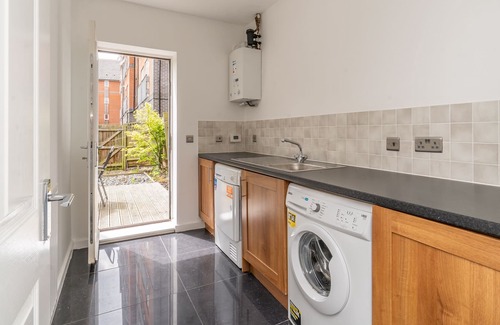 Fenny Stratford Casa | 4 Bed Large Family/ Contractor house