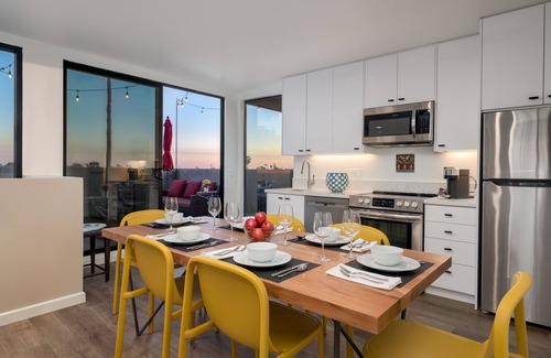 Golden Hill Casa | 4 Bed Penthouse w/City View Deck and Firepit. Near Zoo