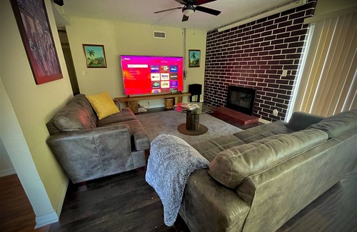 Sun Valley Casa | 4 Bedroom 2 bath w/Pool & Recording Studio & Office Area