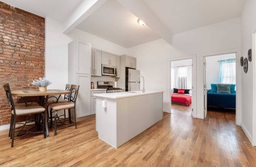 East Flatbush Casa | 4 Bedroom 2 Bathroom Beautiful Brooklyn Apartment