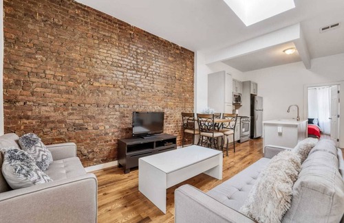 East Flatbush Casa | 4 Bedroom 2 Bathroom Beautiful Brooklyn Apartment