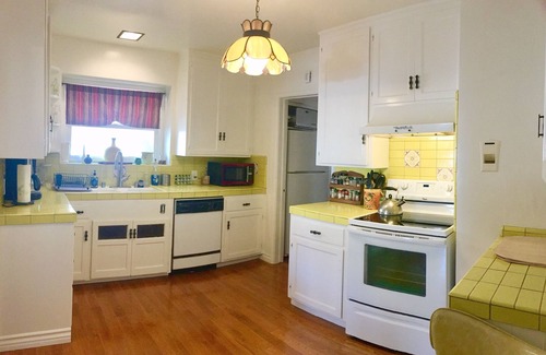 Toluca Lake Casa | 4 bedroom 2 classic house in nice neighborhood near Universal Studios