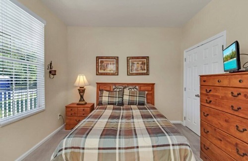 Trafalgar Village Villa | 4 Bedroom 3 Bath Pool Home Close To Disney 4972SS