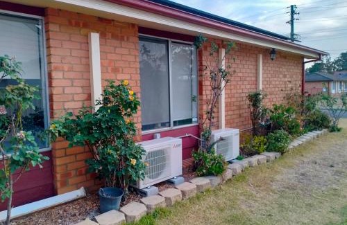 Kingswood Casa | 4 Bedroom, 3 bath room home in Kingswood NSW, free WIFI Internet, free parking