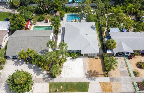 Belle Vista Casa | 4 Bedroom/3 Bath Pool Home Child Friendly- 5 Min walk to beach!