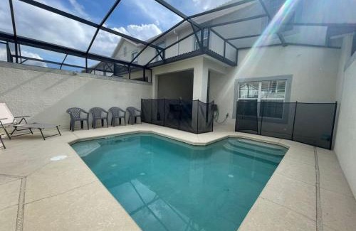 Kissimmee Casa | 4 Bedroom 3 Bathroom Storey Lake 4895CT