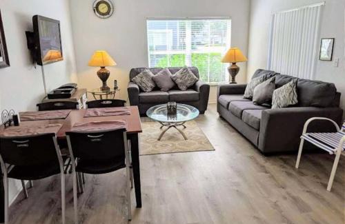 Kissimmee Casa | 4 Bedroom 3 Bathroom Villas At Seven Dwarfs 17-107