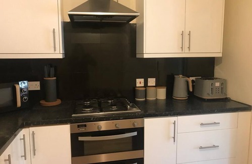 Streatham Apartamento | 4 Bedroom, 8 bed apartment,Free parking