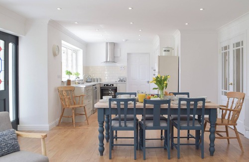 Lamphey Cabaña | 4 bedroom accommodation in Lamphey, near Tenby