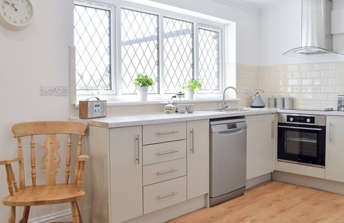 Lamphey Cabaña | 4 bedroom accommodation in Lamphey, near Tenby