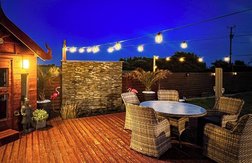 Ty Croes Cabaña | 4 bedroom accommodation in Ty Croes, near Rhosneigr