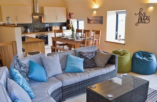 Llanfaelog Cabaña | Alojamiento de 4 habitaciones en Llanfaelog, cerca de Rhosneigr