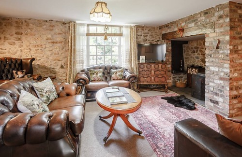 Seaham Cabaña | 4 bedroom accommodation in Hawthorn, near Seaham