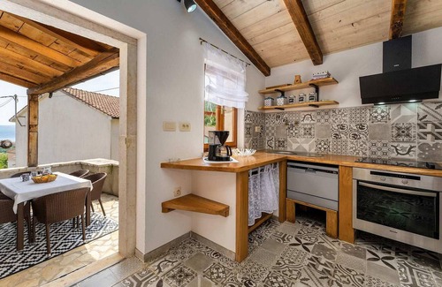 Martina Casa | 4 bedroom accommodation in Brsec