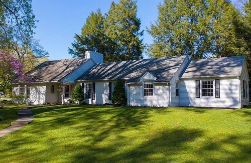 Erie Casa | 4 Bedroom and 5 Bathroom House