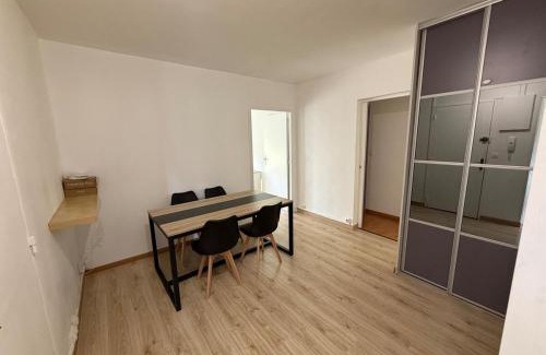 Bourg Pelousiere Apartamento | 4 bedroom apartment