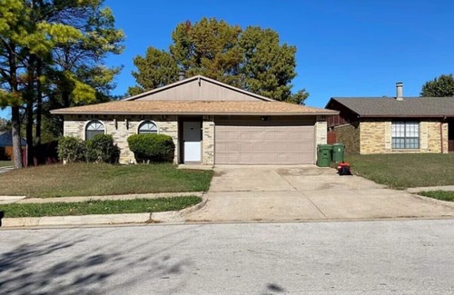 South Arlington Casa | 4-Bedroom Arlington Stay – Newbury Area