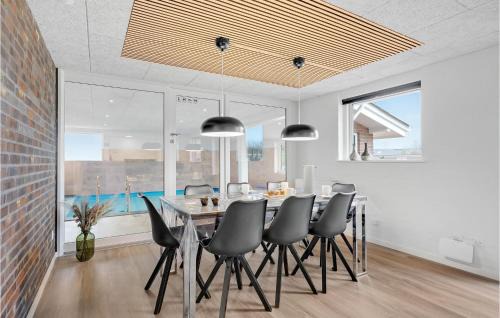 Klegod Strand Casa | 4 Bedroom Awesome Home In Ringkøbing
