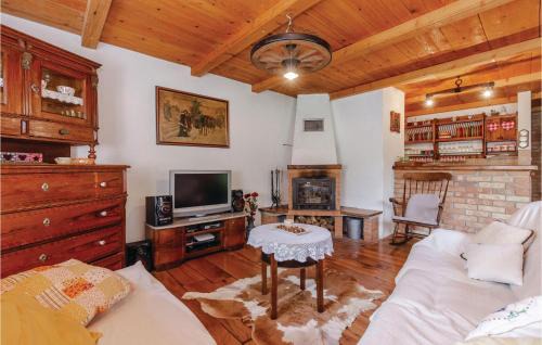 Breze Casa | 4 Bedroom Awesome Home In Breze