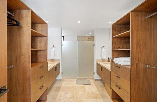 Dzemul Apartamento | 4-Bedroom Beachfront Apartment