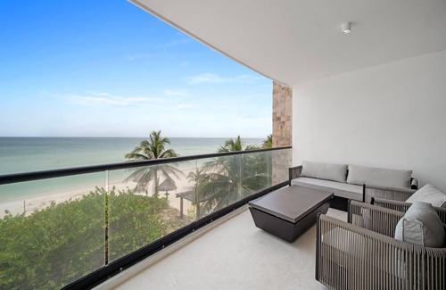 Miramar Apartamento | 4-Bedroom Beachfront Apartment