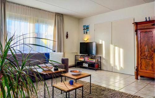 Wemeldinge Casa | 4 Bedroom Beautiful Home In Wemeldinge