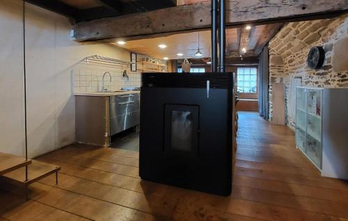 Montaubert - Rille - Saint-Sulpice Casa | 4 Bedroom Beautiful Home In Fougères