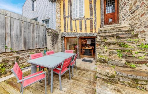 Montaubert - Rille - Saint-Sulpice Casa | 4 Bedroom Beautiful Home In Fougères