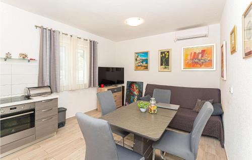 Raslina Casa | 4 Bedroom Beautiful Home In Raslina