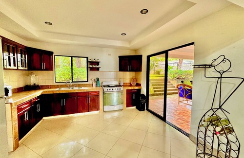 Managua Casa | 4-bedroom Beautiful & Spacious house near everything!