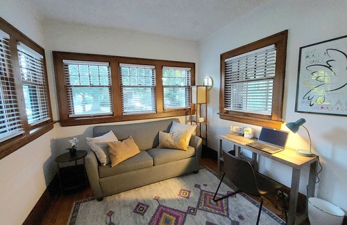 Southwest Minneapolis Casa | 4 Bedroom Bungalow in heart of Minneapolis