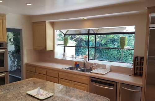 The Bird Streets Casa | 4 Bedroom Celebrity House with Pool & City View