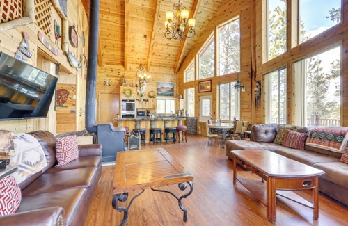 Duck Creek Village Chalet De Esquí | 4-bedroom chalet in amazing Duck Creek Village with wrap around decks
