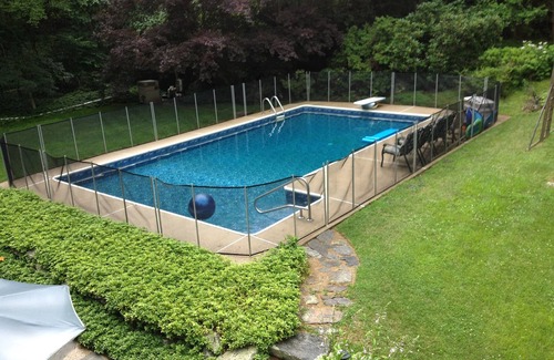 Madison Casa | Colonial de 4 habitaciones con piscina en el suelo South Madison CT: 74 Hull Rd