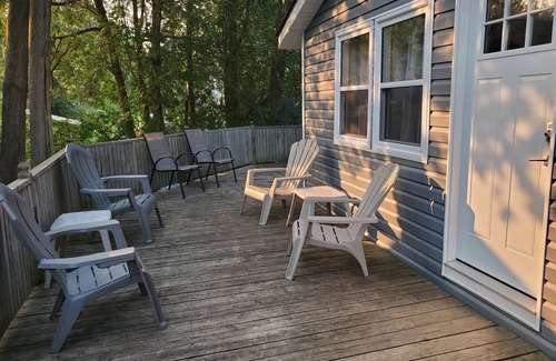 Southampton Cabaña | 4 Bedroom Cottage - steps to beautiful Southampton Beach