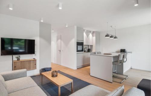 Tossens Apartamento | 4 Bedroom Cozy Apartment In Tossens