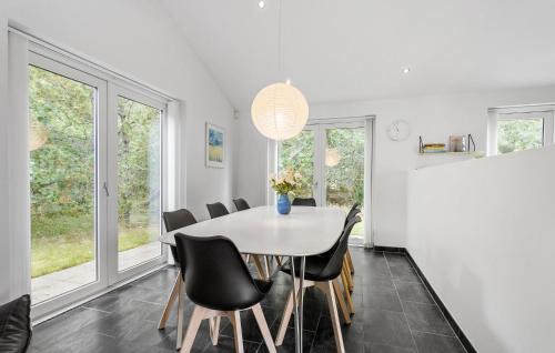Aalbaek Casa | 4 Bedroom Cozy Home In Ålbæk