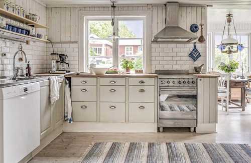 Ellos Casa | Bonita casa en Ellös con cocina